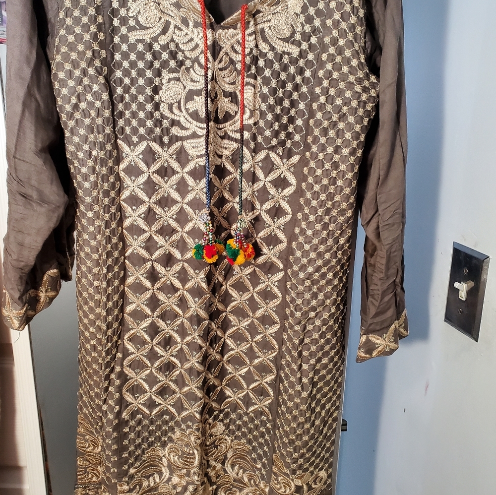 Embroided lilan kurta